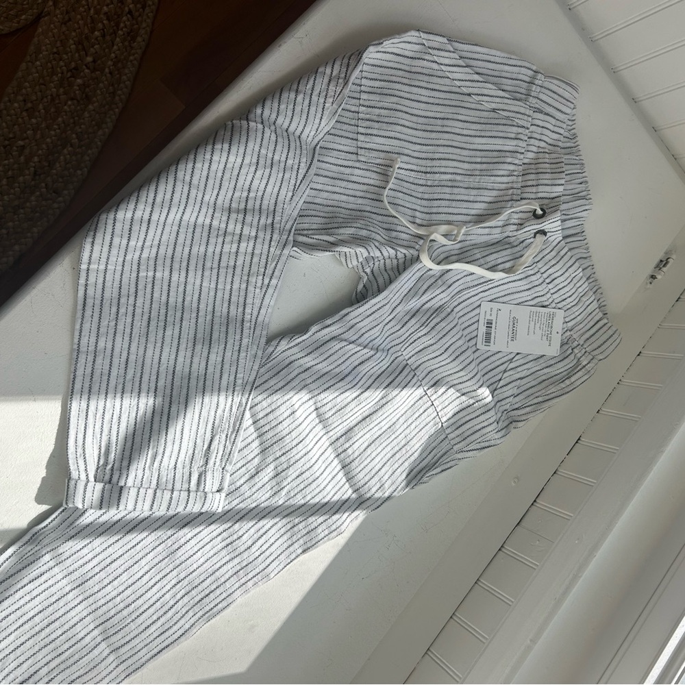 Striped Linen Athleta Ankle Pants in Navy and White